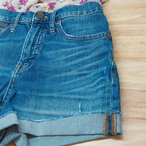 Madewell Nwot classic denim cut off cuffed shorts size 24 medium wash - Picture 8 of 10